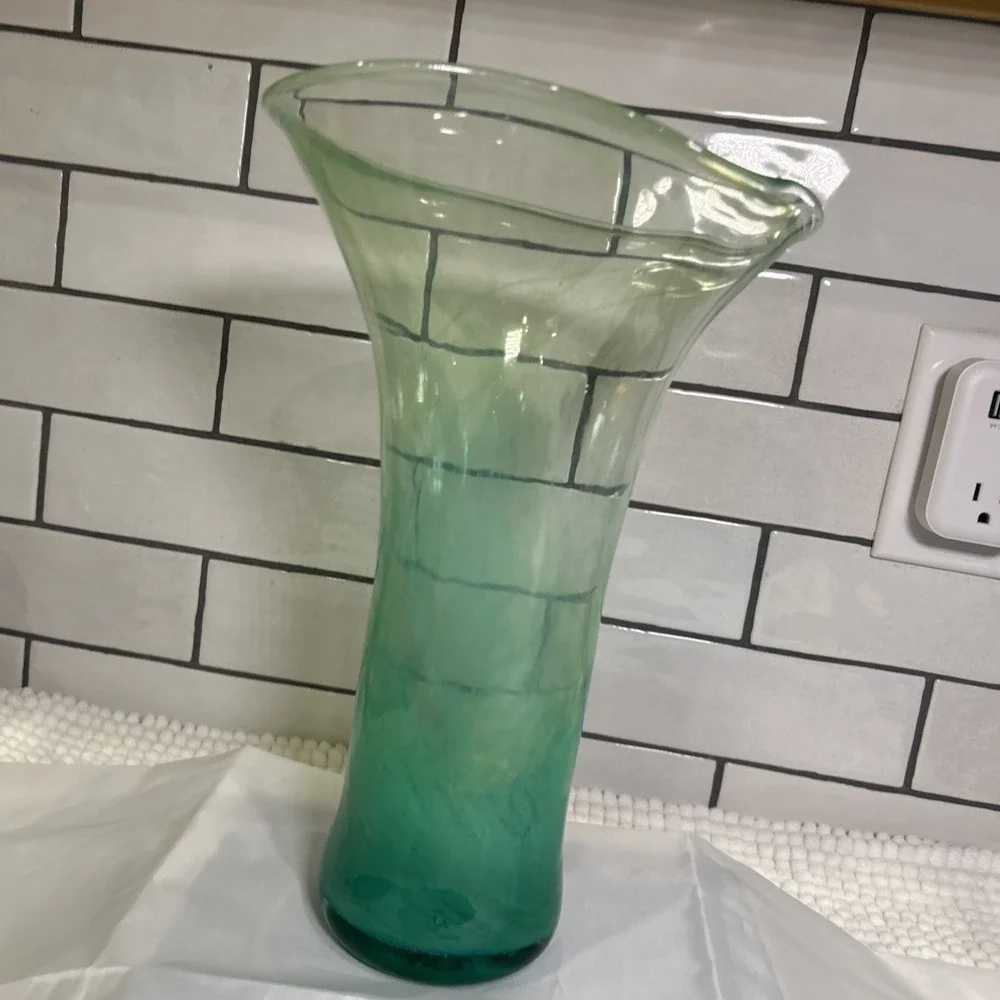 Vintage MCM Hand Blown Art Glass Vase Polished Pontil Mark Green Swirl 10.5 in